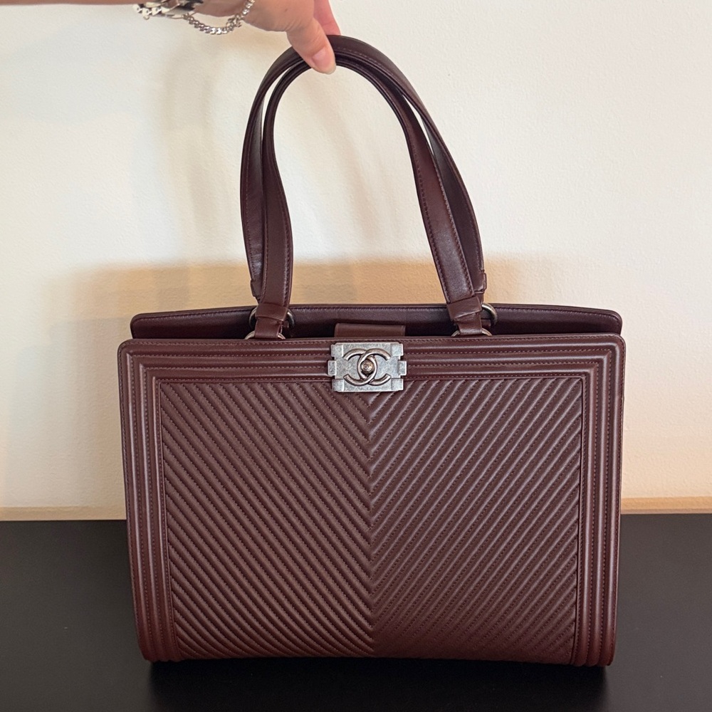 CHANEL Burgundy Large Chevron Tote - Picture 6 of 17